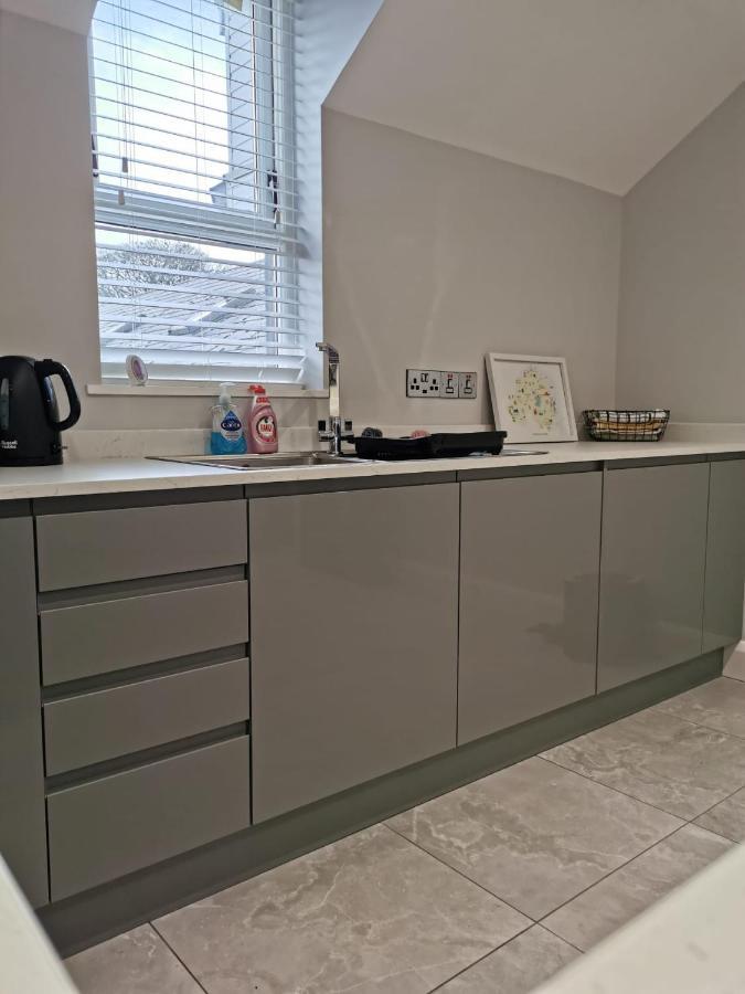 Modern 3-Bed Apartment In Magherafelt Sleeps 8 Екстериор снимка