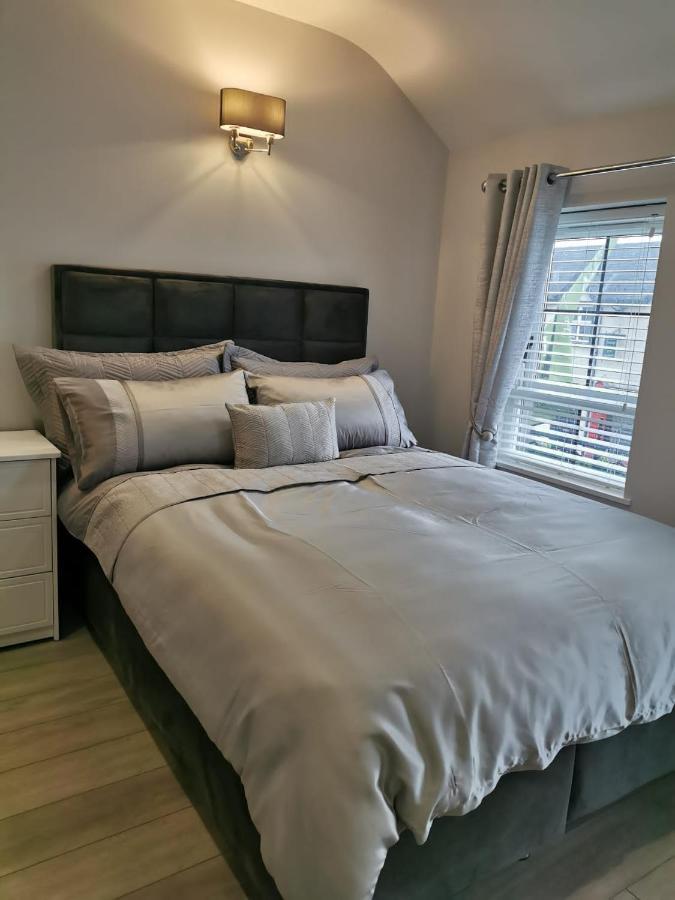 Modern 3-Bed Apartment In Magherafelt Sleeps 8 Екстериор снимка