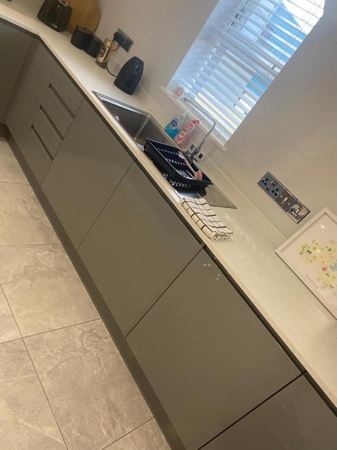 Modern 3-Bed Apartment In Magherafelt Sleeps 8 Екстериор снимка
